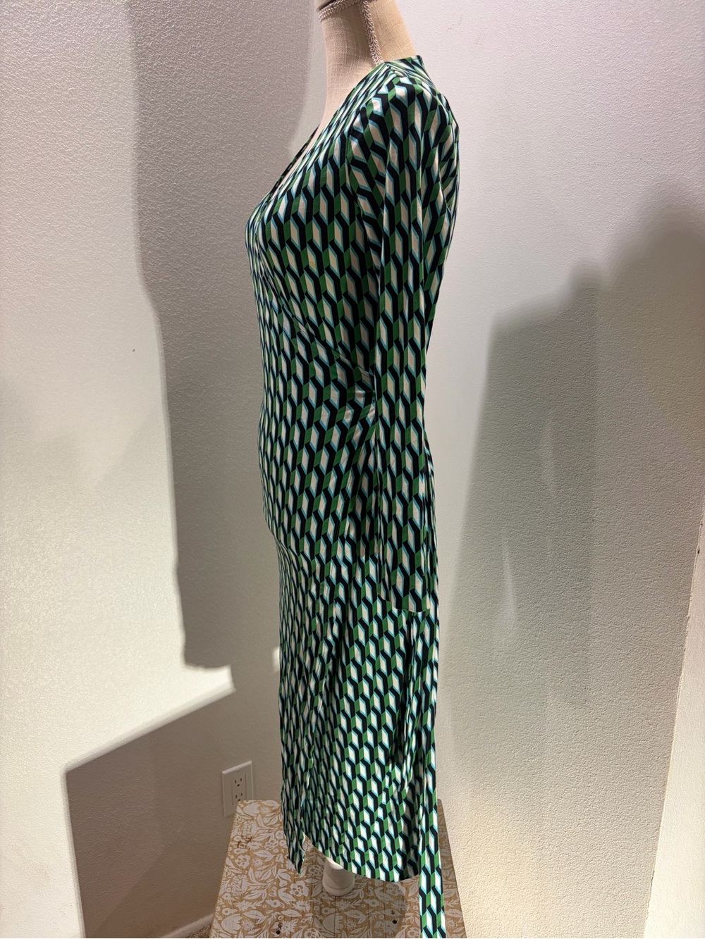 Diane Von Furstenberg Green Geometric Long Sleeve Wrap-Style Dress - Picture 3 of 8